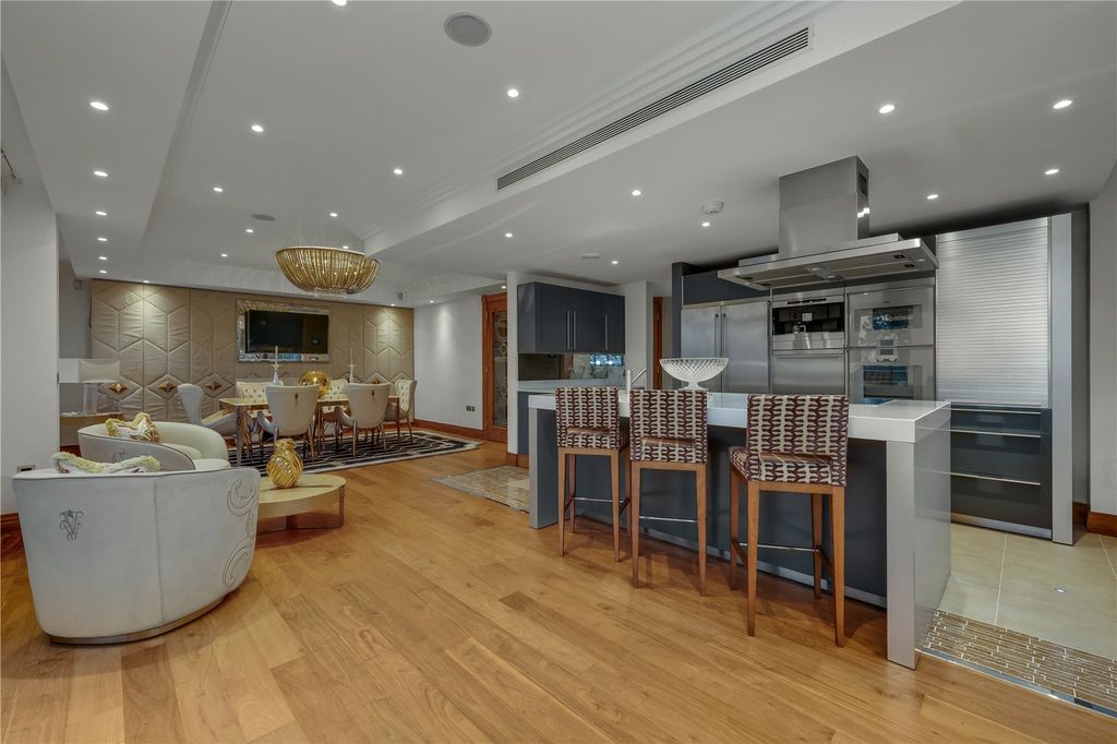 Additional image 7 of 2 bed flat for saleCharters Garden House, Charters Road, Sunningdale, Berkshire SL5