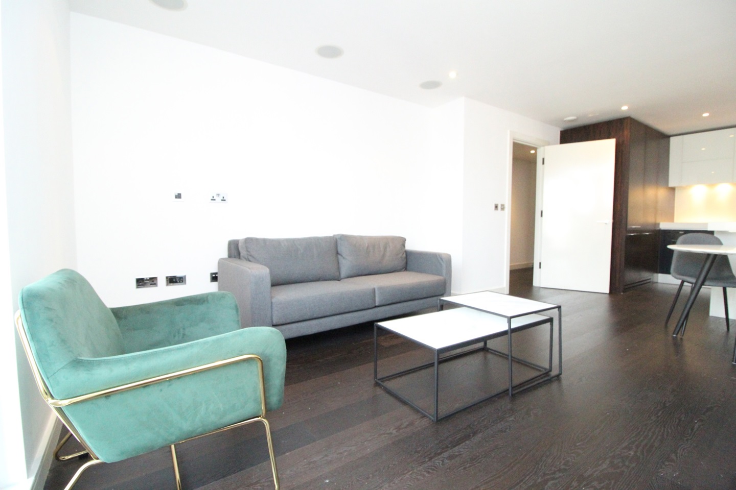 1 Bed Flat, Moore House, SW1W, N1 7GU