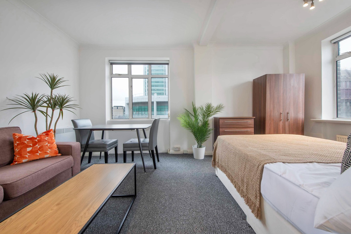 Additional image 2 of Studio Flat, Warren Court, NW1, N1 7GU