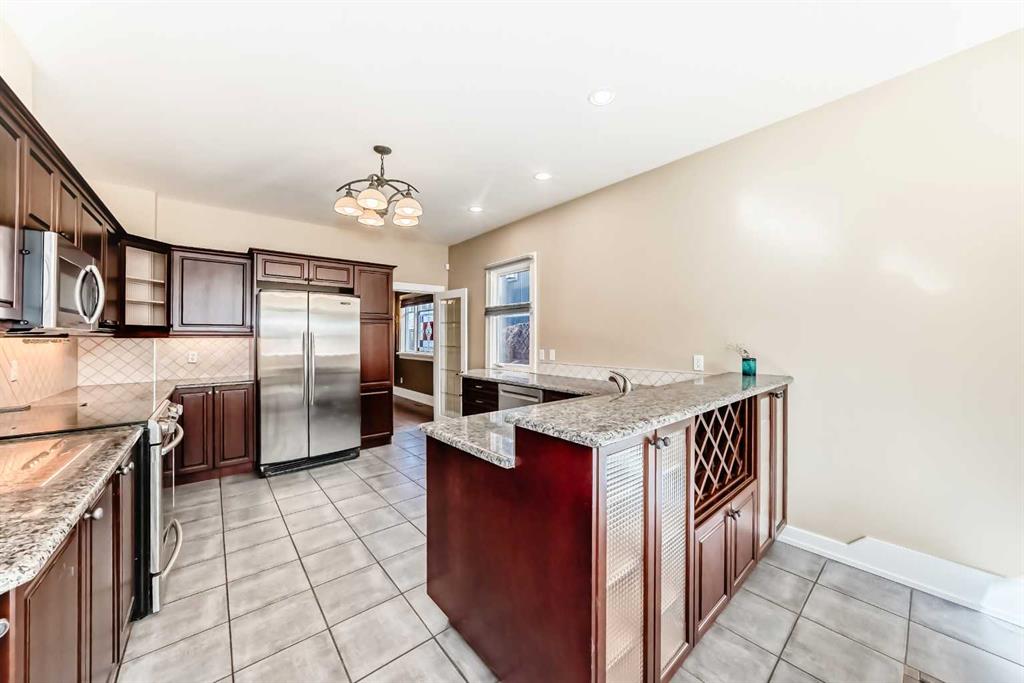 Additional image 5 of 452 13 Street NW, Calgary, AB, T2N 1Z2