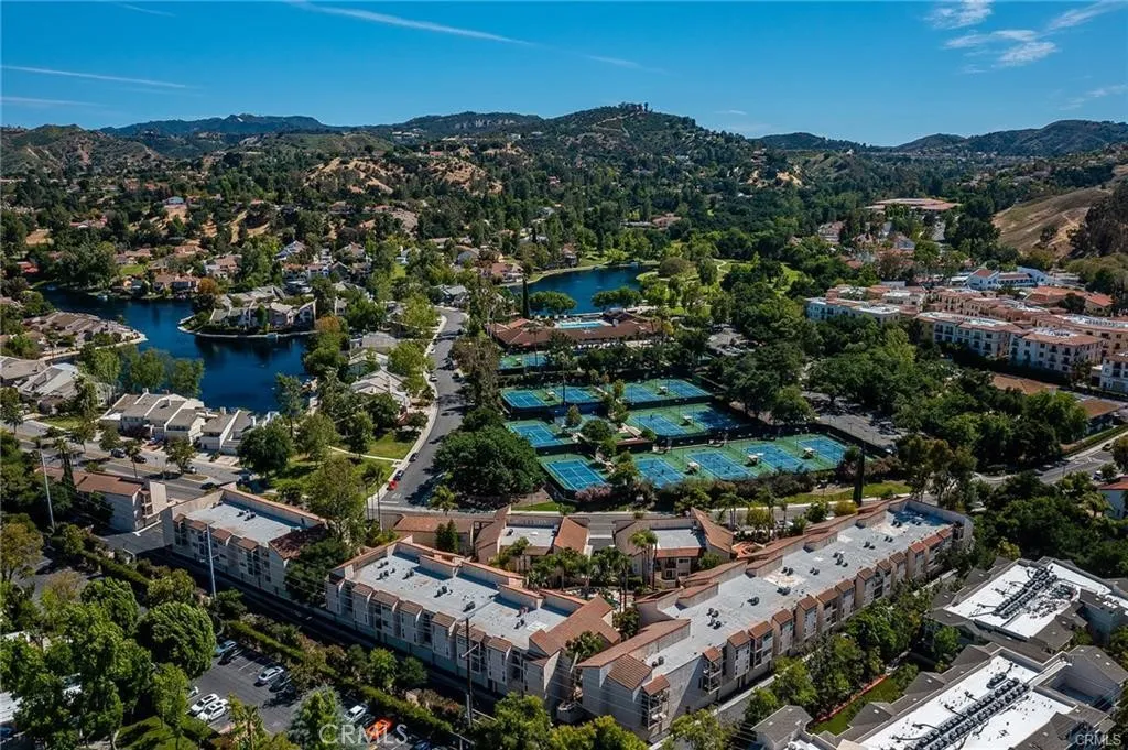 23401 Park Sorrento Unit 55, Calabasas, CA 91302
