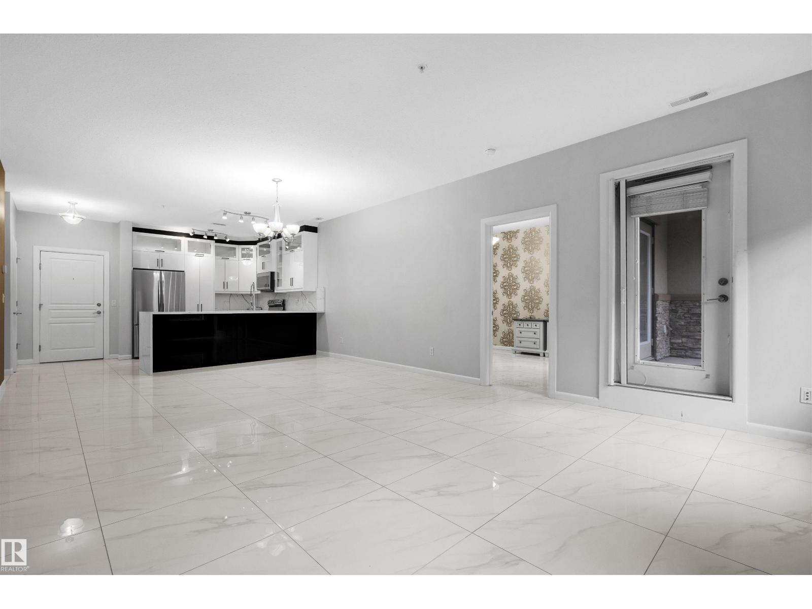 Additional image 4 of 105-160 Magrath Road NW, Edmonton, AB, T6R3T7