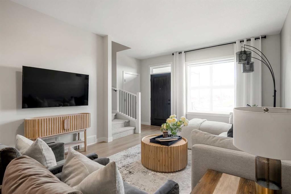 Additional image 3 of 687 Homestead Drive NE, Calgary, AB, T3J 5V6