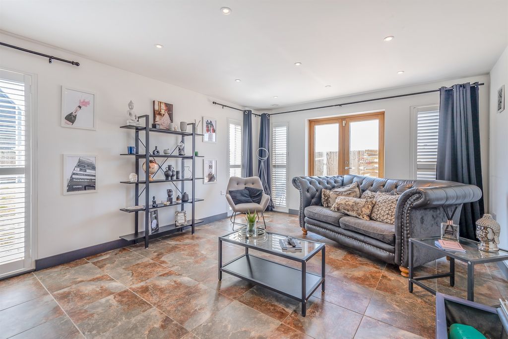 Additional image 6 of 7 bed detached house for saleWinsor Crescent, Hampton Vale, Peterborough PE7