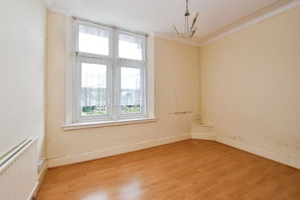 Additional image 14 of 1 bed flat for saleCwmbach Road, Aberdare CF44