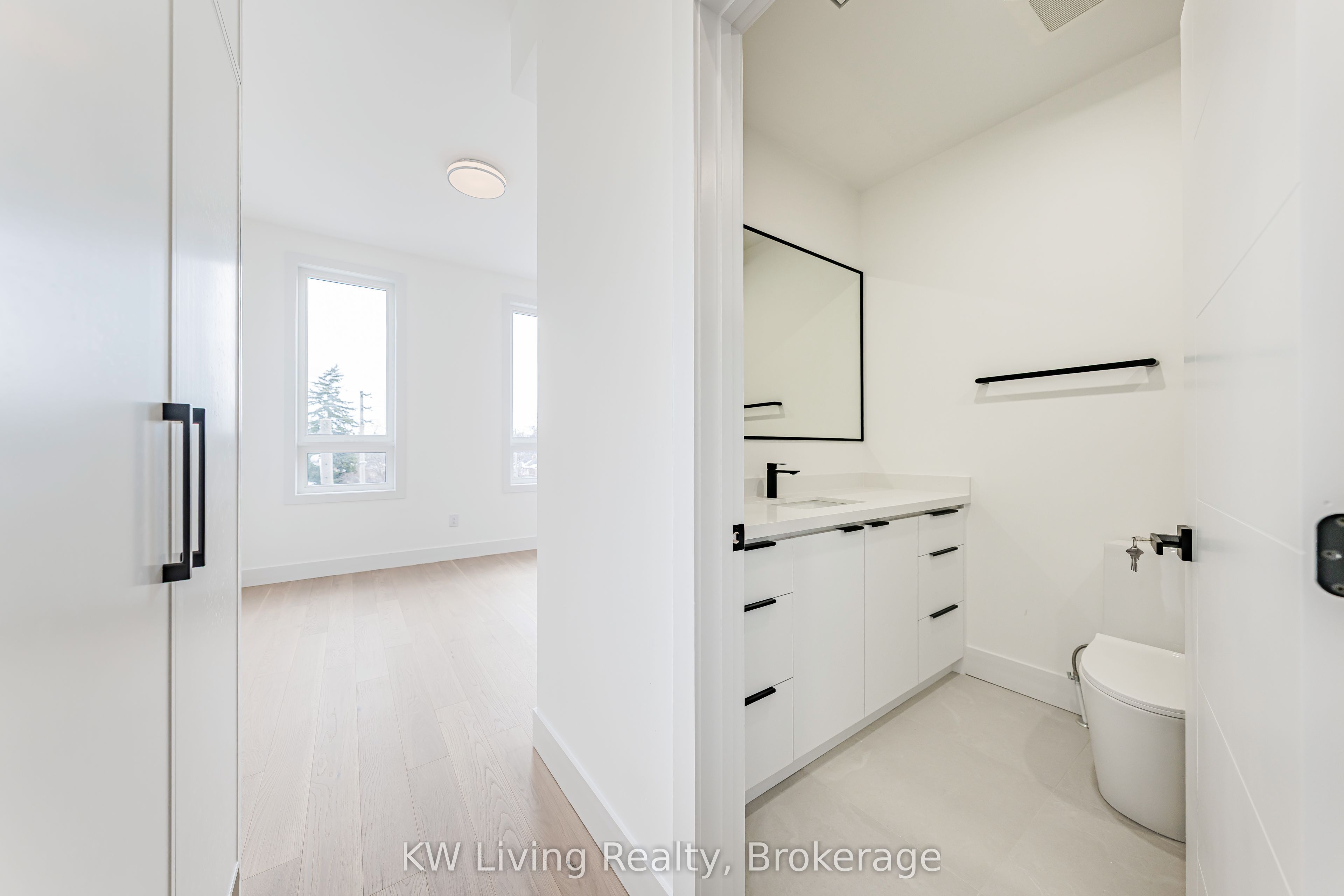 Additional image 6 of 201-712 Eglinton Avenue E, Toronto, ON, M4G 2K7