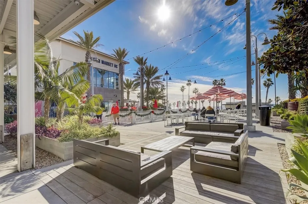 16562 Regina Cir Unit 4, Huntington Beach, CA 92649