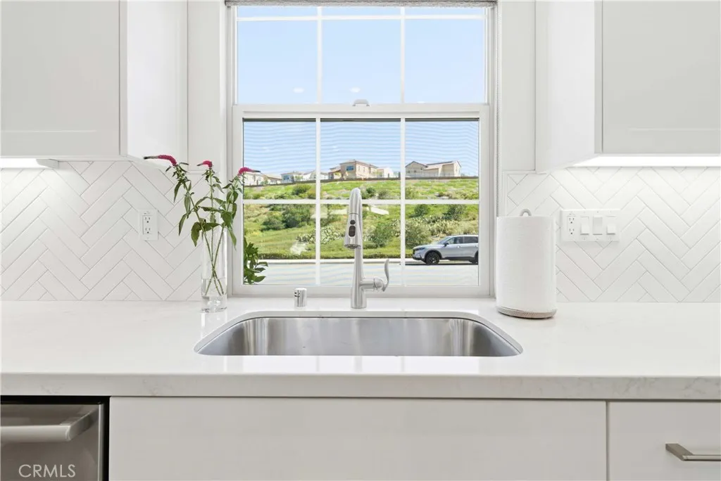 Additional image 73 of 107 Landroute, Irvine, CA 92618