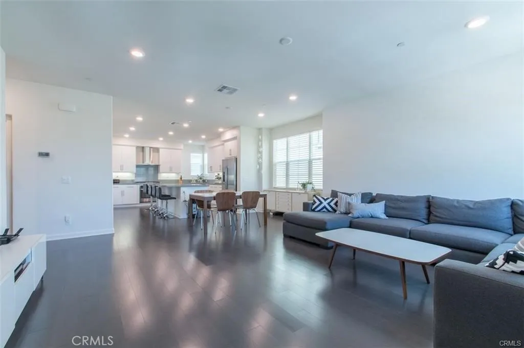 Additional image 10 of 140 Paramount, Irvine, CA 92618