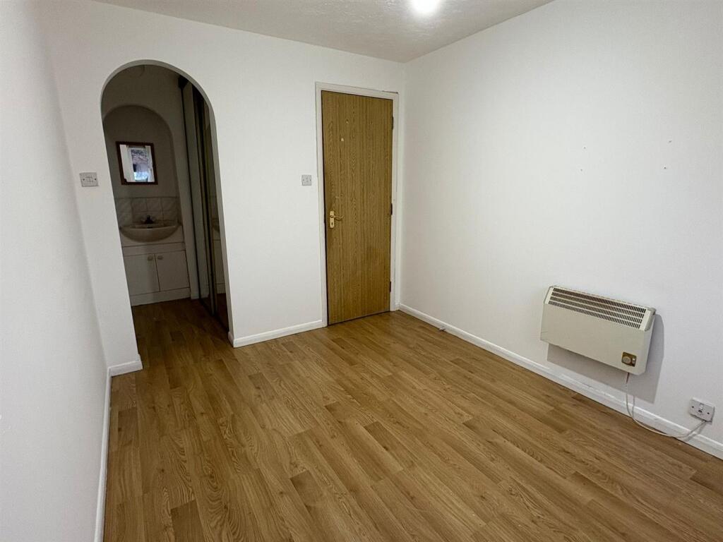 Additional image 7 of Tudor Close, Hatfield