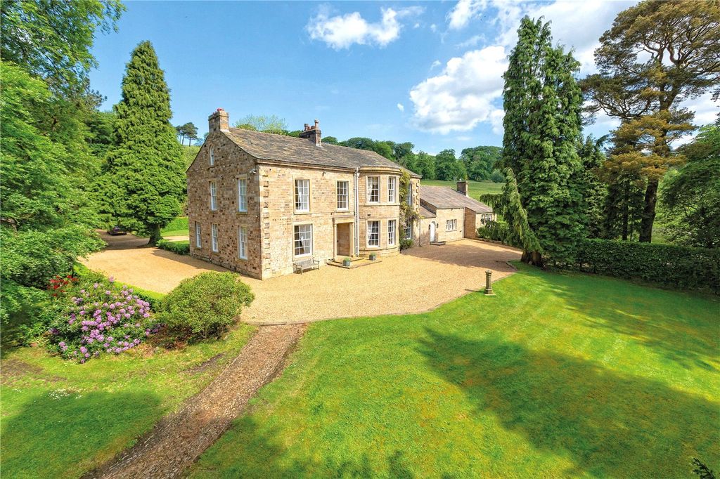 7 bed detached house for saleSabden, Clitheroe, Lancashire BB7 photo 3