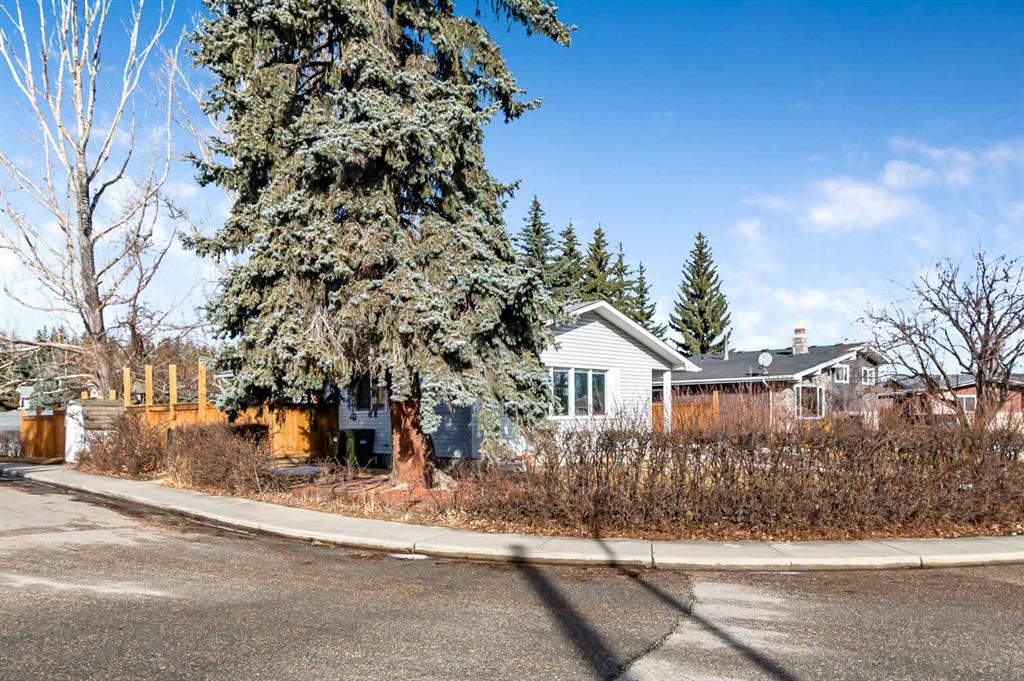 Additional image 2 of 222 Springwood Place SW, Calgary, AB, T2W 0L3