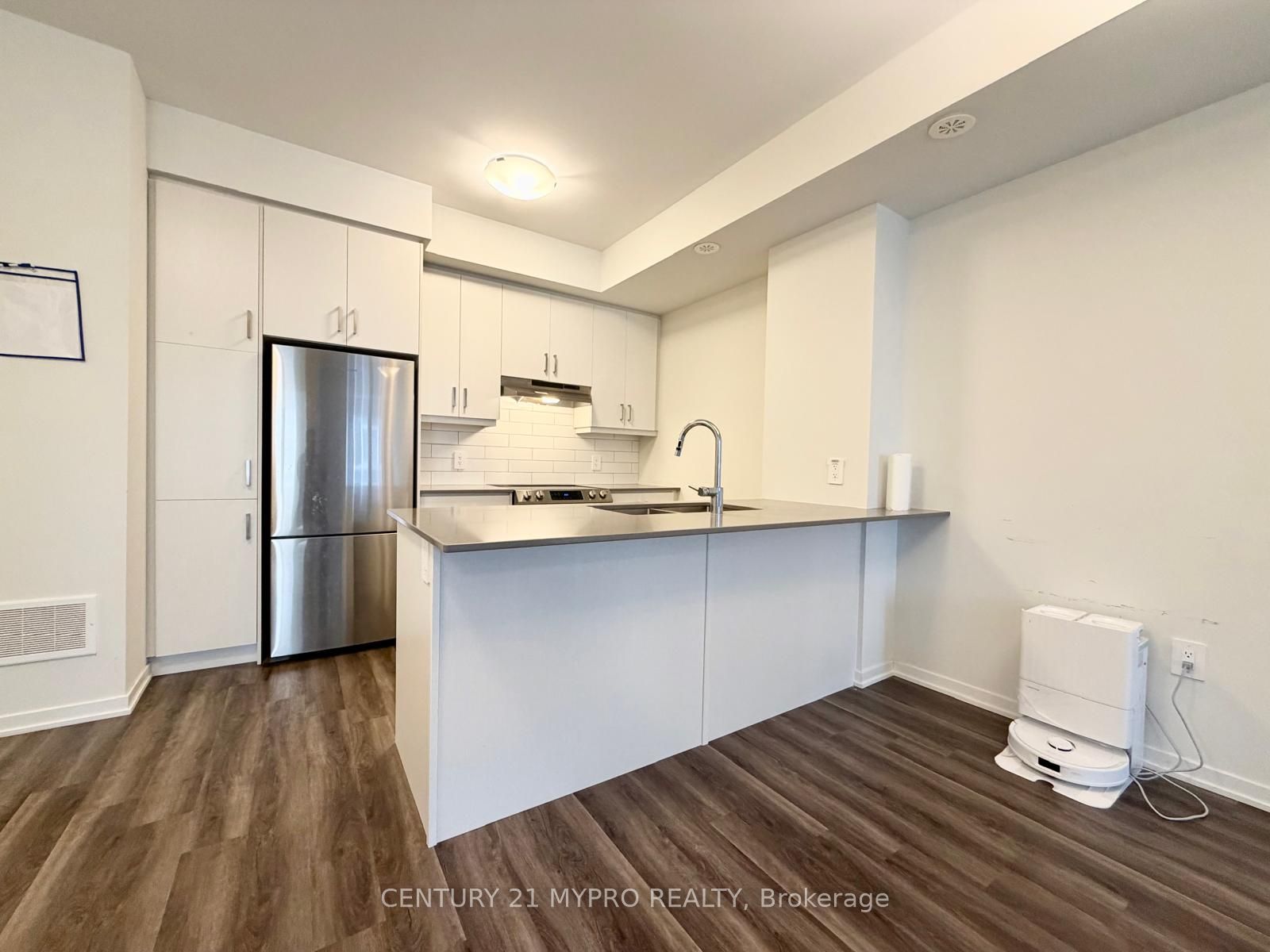 67-31 Honeycrisp Crescent, Vaughan, ON, L4K 0N6