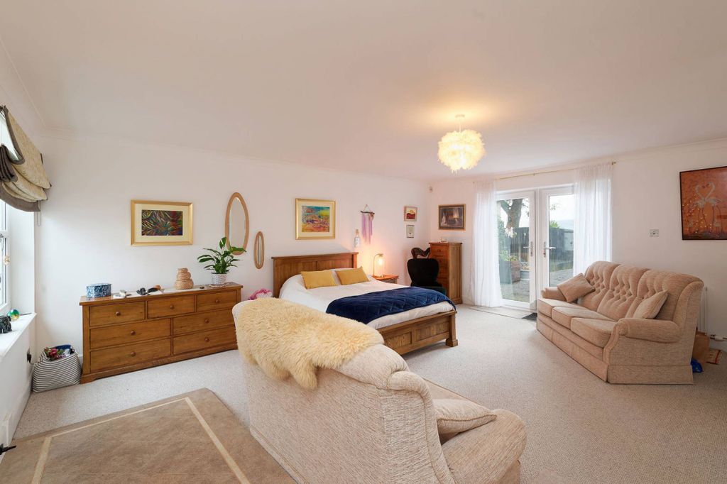 Additional image 17 of 6 bed semi-detached house for saleCoathill Steadings Stirling Road, Cumbernauld, Glasgow G67