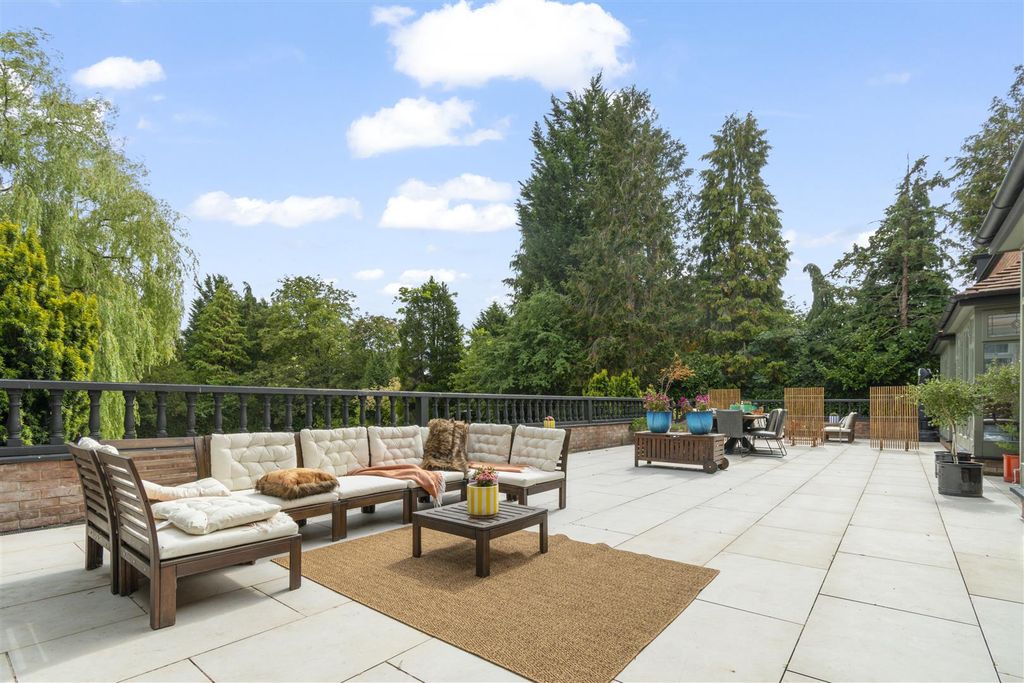 Additional image 94 of 7 bed property for saleLovelace Avenue, Solihull B91