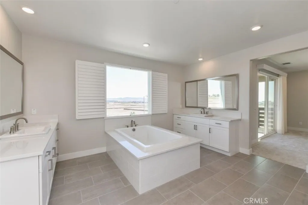 Additional image 46 of 132 Chorus, Irvine, CA 92618