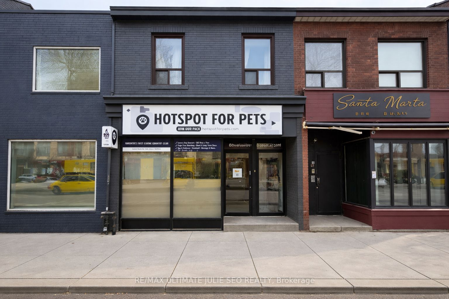 2nd & 3rd Fl-867 Dundas Street W, Toronto, ON, M6J 1V6