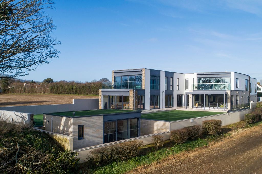 5 bed detached house for saleThe Hacienda, St Brelade JE3