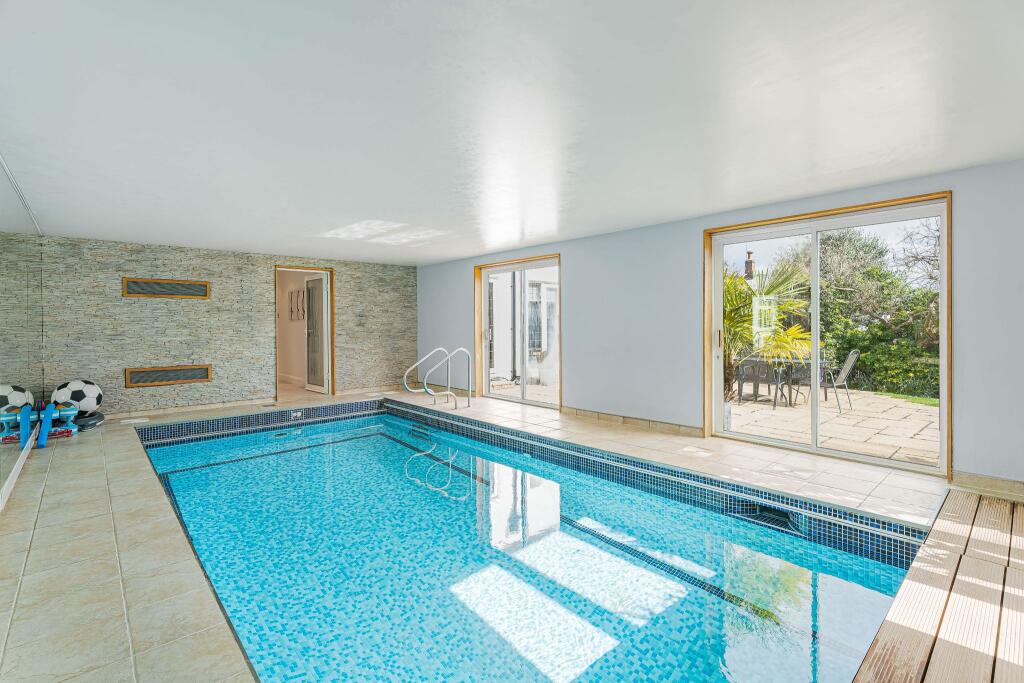 Additional image 13 of Georges Wood Road, Brookmans Park, AL9