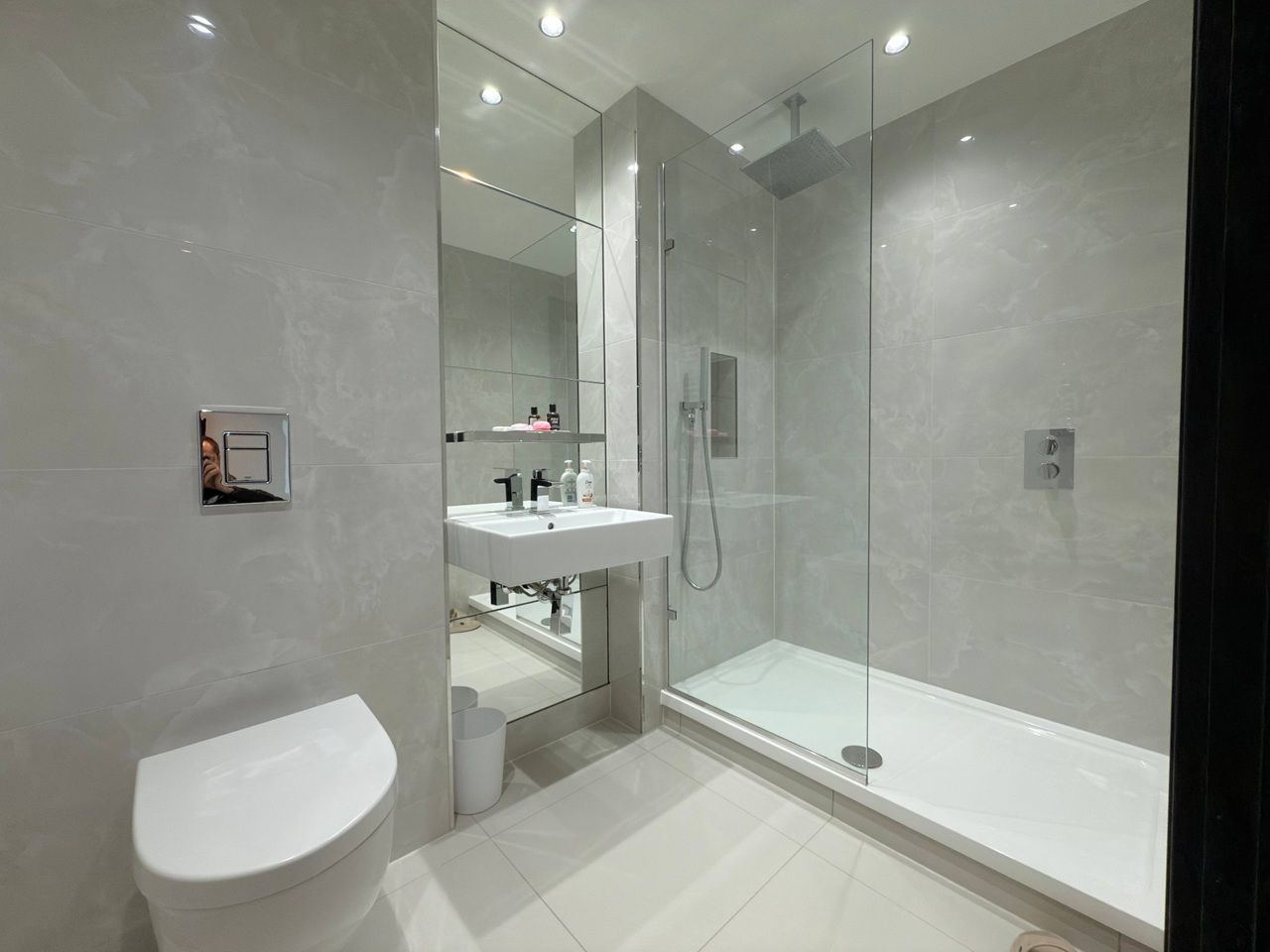 Additional image 9 of 3 Bed Flat, Sophora House, SW11, N1 7GU