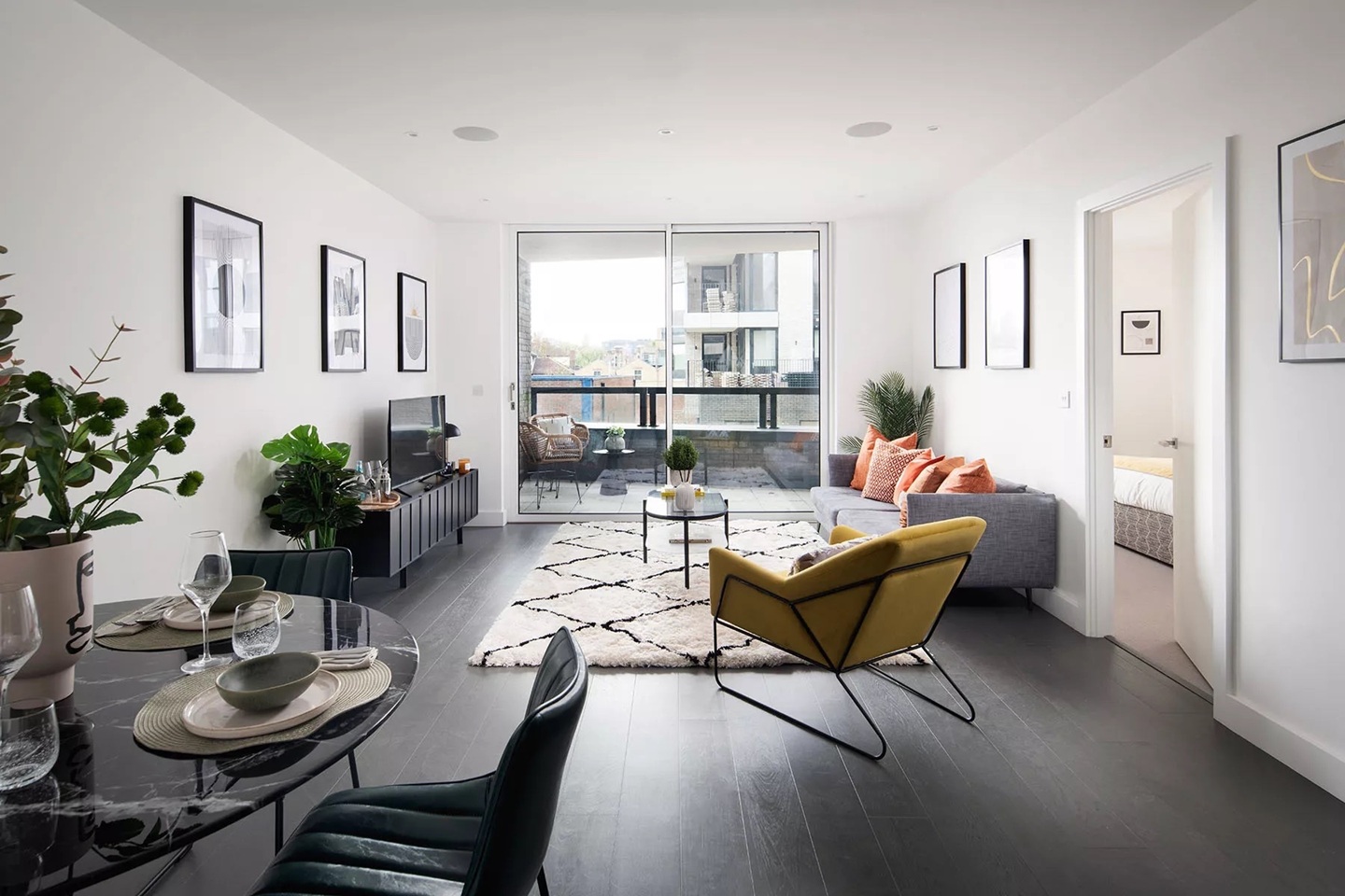 2 Bed Flat, Crimscott St, SE1, N1 7GU