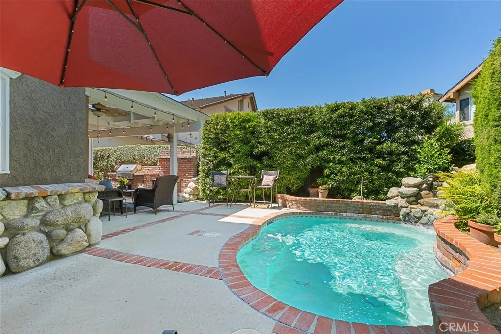 1261 N Tippetts Ln, Anaheim, CA 92807