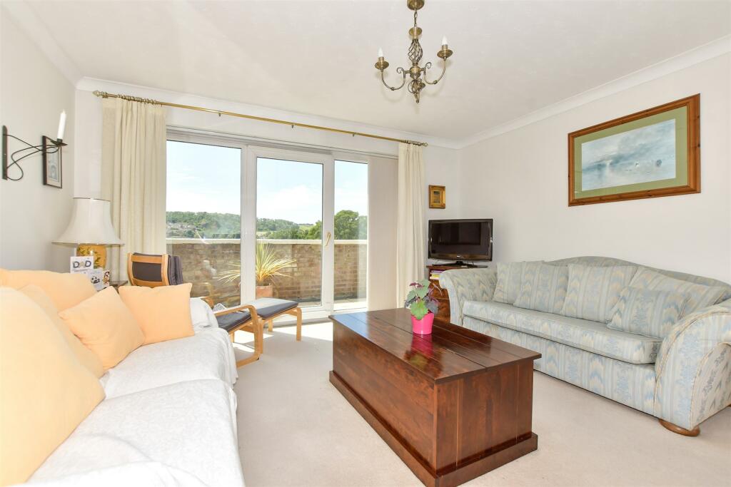 London Road, River, Kent