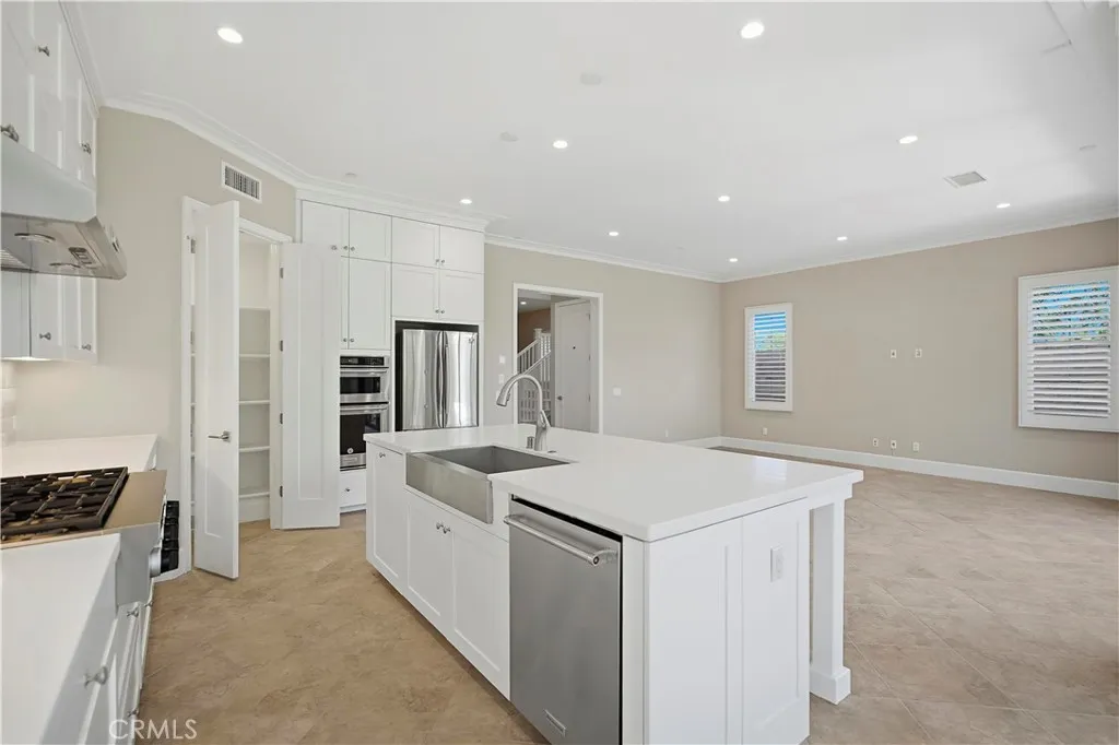 Additional image 73 of 100 Viano, Irvine, CA 92602