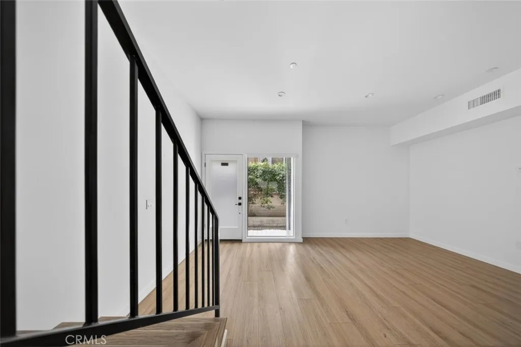 Additional image 10 of 534 E San Jose Avenue, Burbank, CA 91501