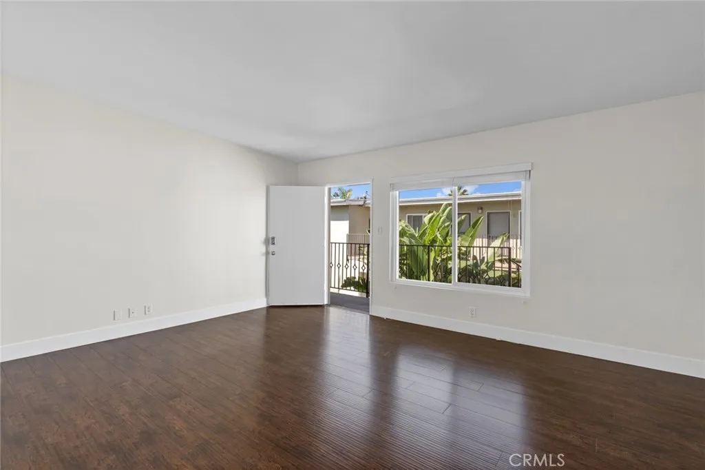 Additional image 3 of 271 16th Pl Unit D, Costa Mesa, CA 92627
