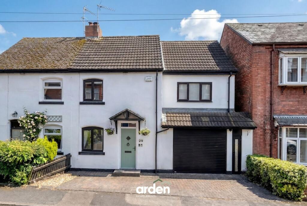 Carlyle Road, Bromsgrove, B60