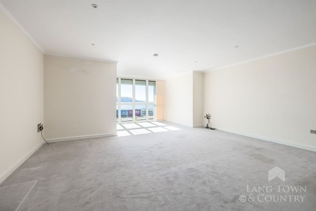 Additional image 2 of 2 bed flat for saleHoe Road, The Hoe, Plymouth PL1