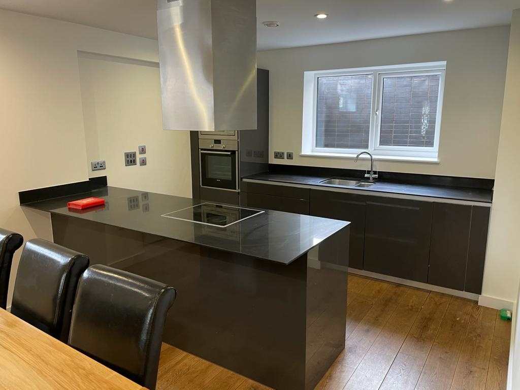 Additional image 4 of 3 Bed Flat, Maltby Street, SE1, N1 7GU