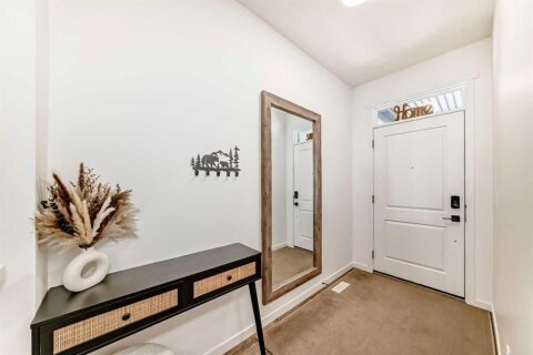 Additional image 8 of 12 Magnolia Crescent SE, Calgary, AB, T3M 3M8