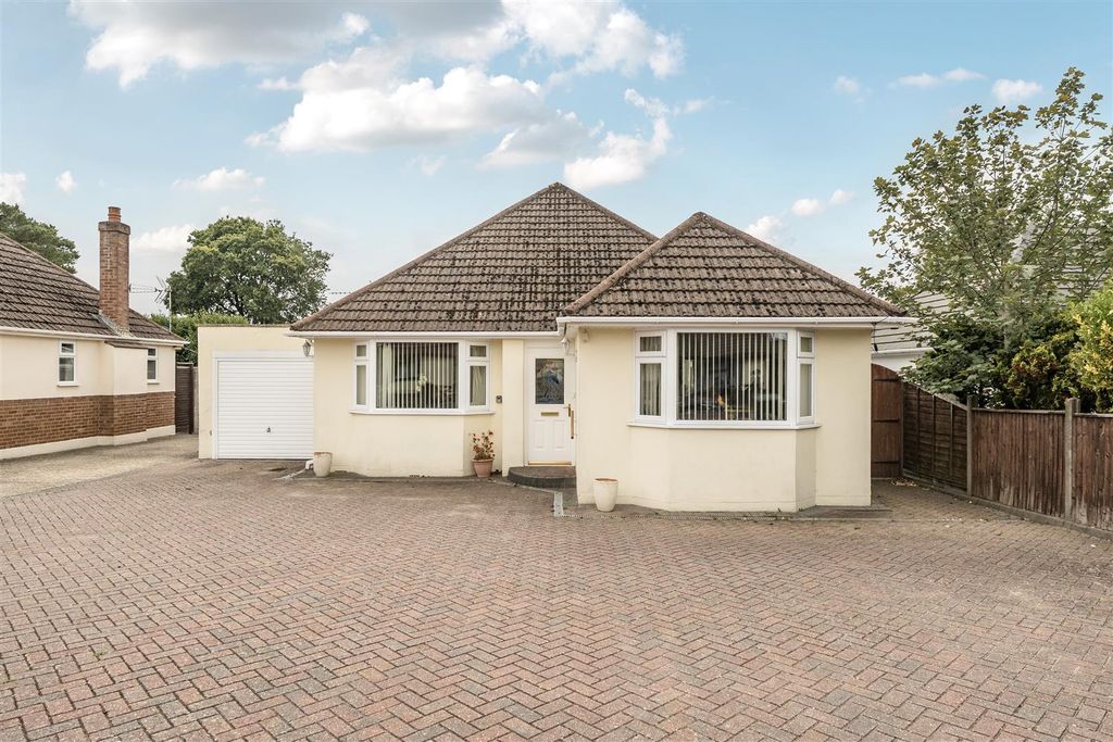 Additional image 20 of 2 bed detached bungalow for saleHeckford Road, Corfe Mullen, Wimborne BH21