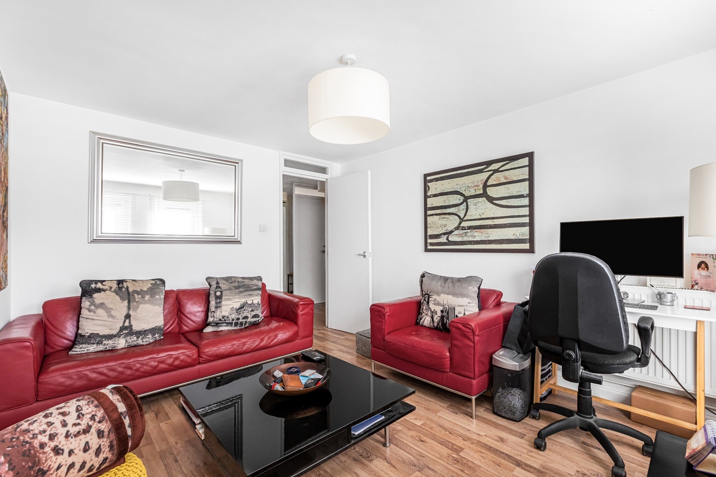 Additional image 2 of 1 Bed Flat, Risinghill St, N1, N1 7GU