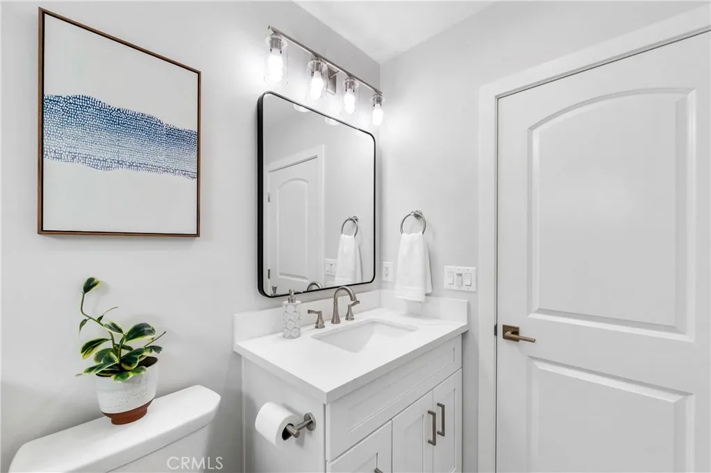 Additional image 101 of 406 Eton Dr, Burbank, CA 91504