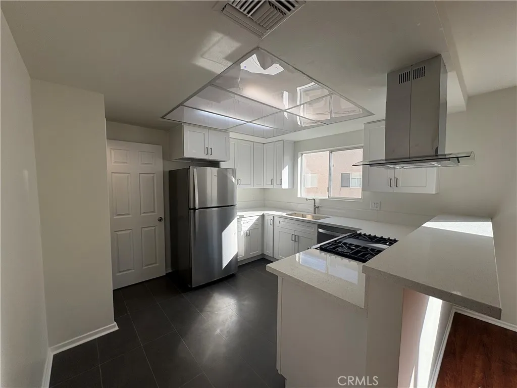 Additional image 3 of 18550 Hatteras Street Unit 86, Tarzana, CA 91356