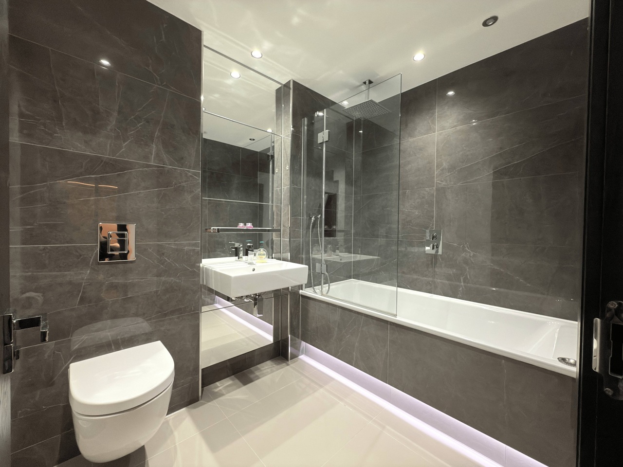 Additional image 13 of 3 Bed Flat, Sophora House, SW11, N1 7GU