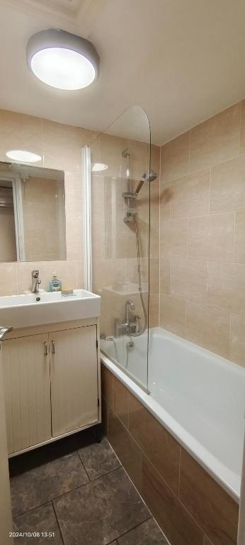 Additional image 7 of 1 Bed Flat, Brechin Place, SW7, N1 7GU