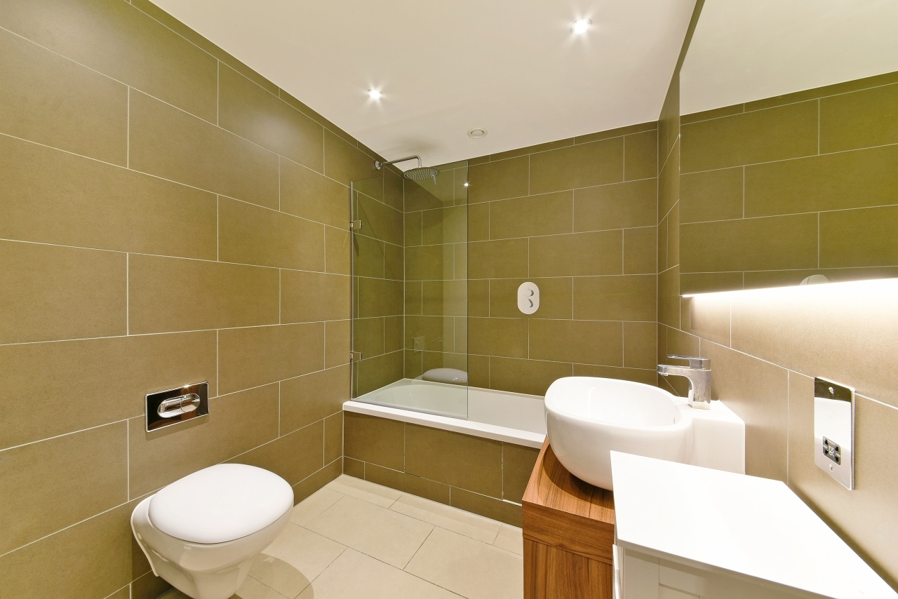 Additional image 5 of 2 Bed Flat, Whitechapel High St, E1, N1 7GU