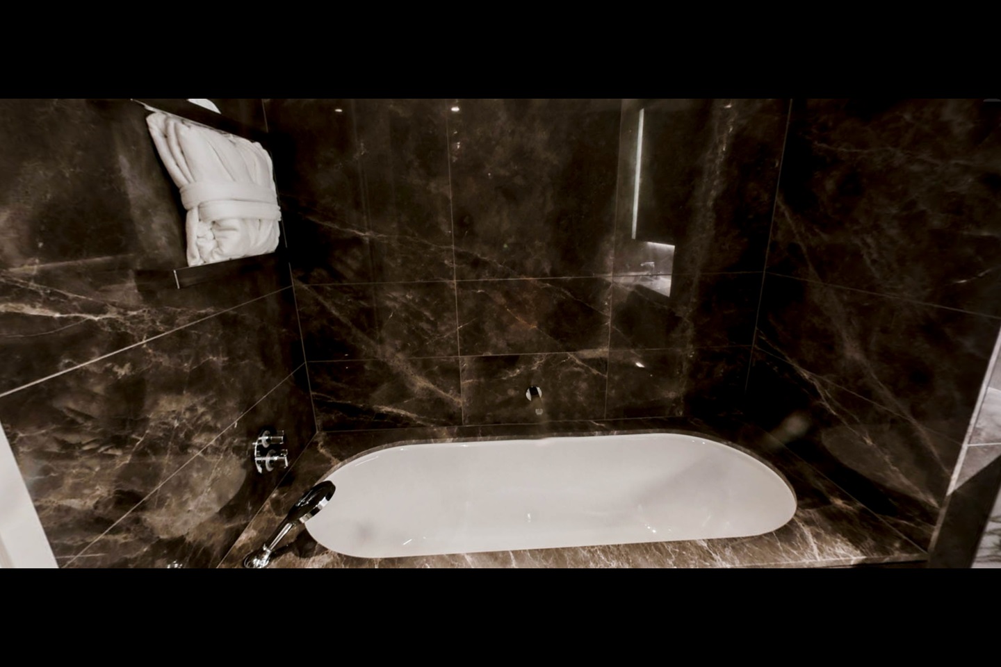 Additional image 5 of 2 Bed Flat, Carnation Way, SW8, N1 7GU