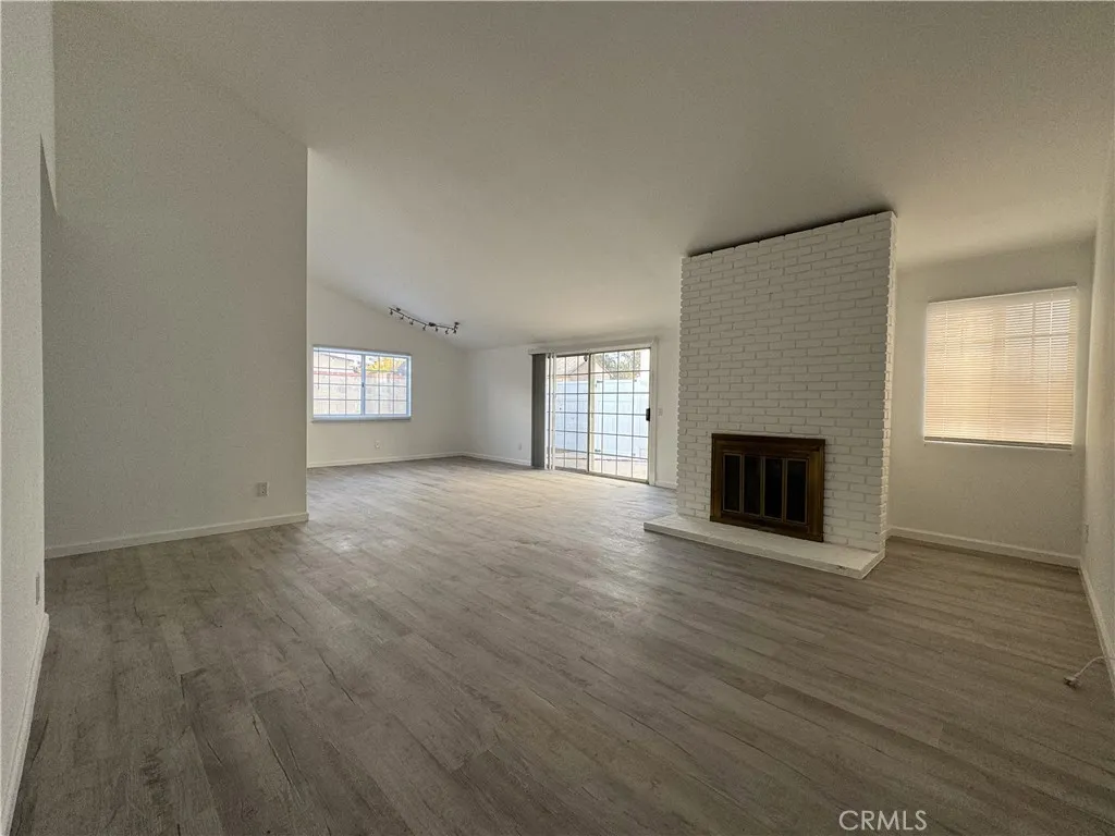 Additional image 31 of 19351 Strathern St, Reseda, CA 91335