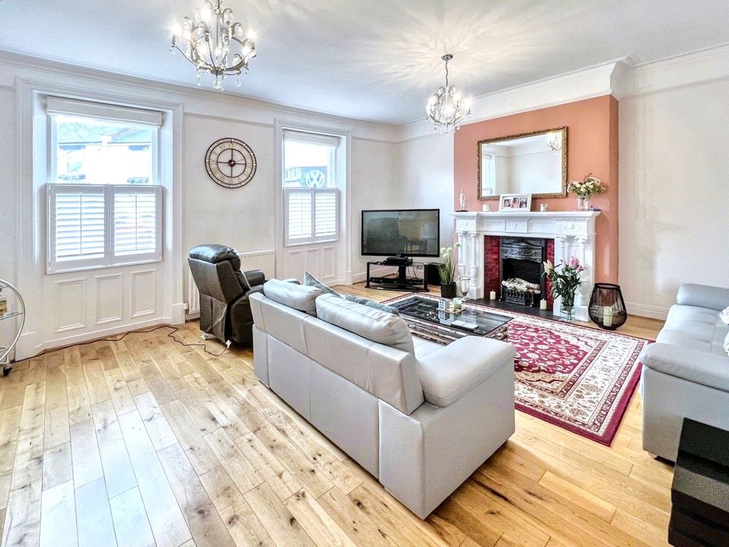 2 bed flat for saleCastle Square, Morpeth NE61 photo 2