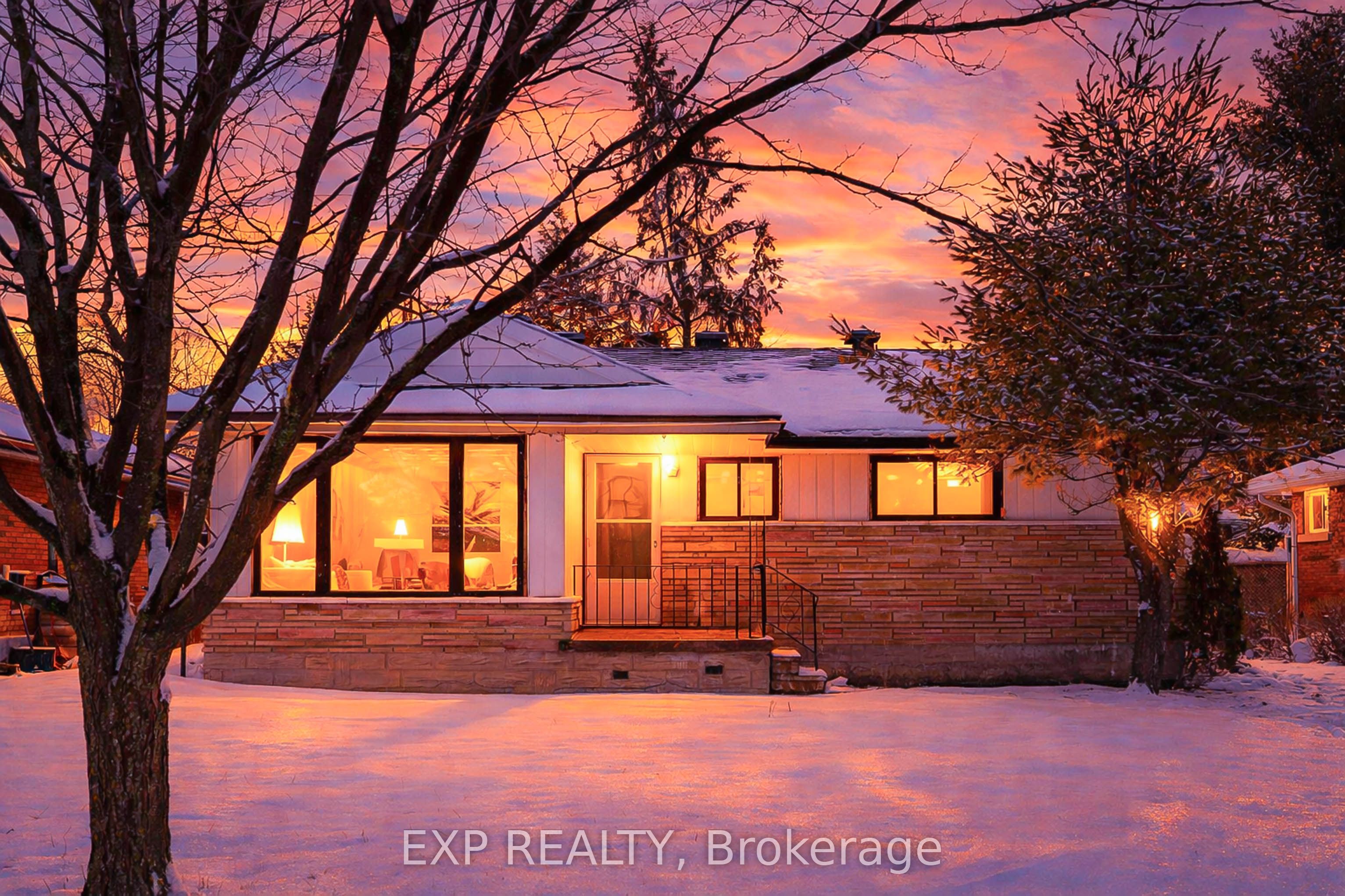 Additional image 2 of 768 Pleasant Park Road, Ottawa, ON, K1G 1Y7