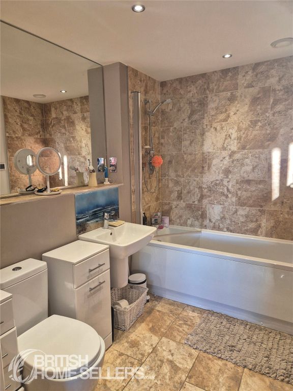 Additional image 9 of 2 bed flat for saleVictory Boulevard, Lytham St. Annes, Lancashire FY8