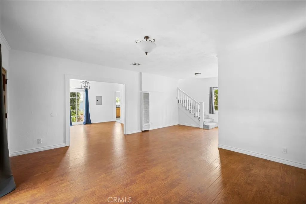 Additional image 11 of 2526 Foothill Boulevard, La Crescenta, CA 91214