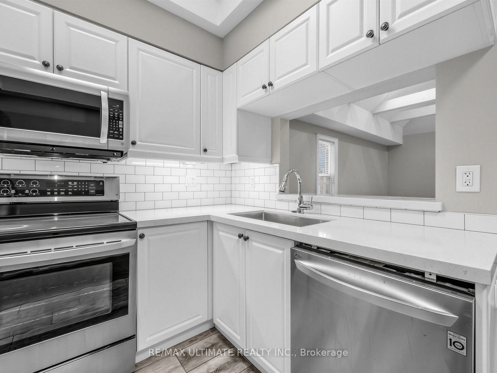 Additional image 5 of 2 Upper Leve-213 Langley Avenue, Toronto, ON, M4K 1C1