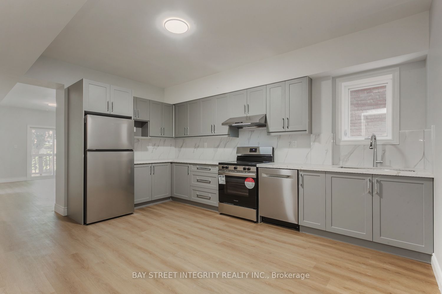 Main-459 Palmerston Boulevard, Toronto, ON, M6G 2N9