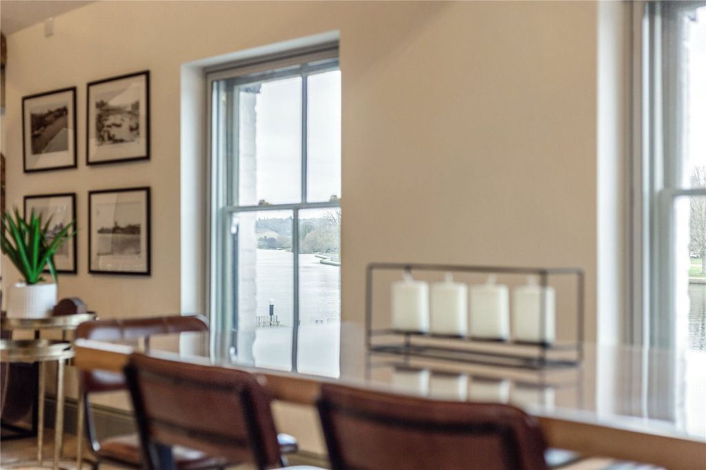 Additional image 11 of 2 bed flat for saleThameside, Henley-On-Thames, Oxfordshire RG9
